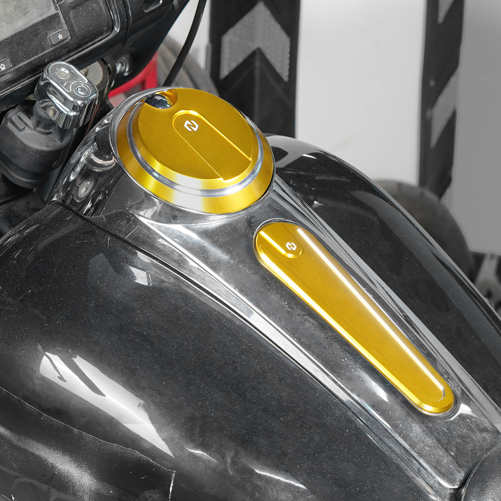 Motorrad Tank Console Einsatz Für Harley Street Glide | 2017-2023 | Schwarz/Gold/Orange